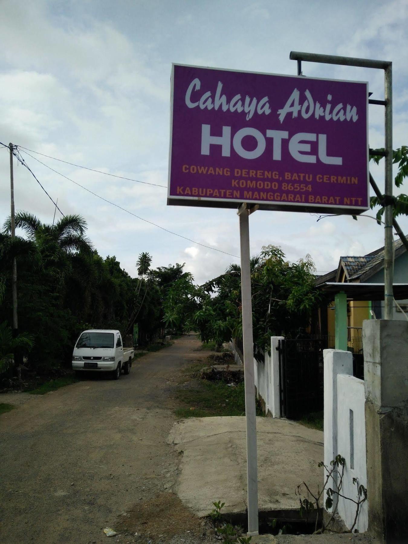 Cahaya Adrian Near Komodo Airport Labuan Bajo Luaran gambar